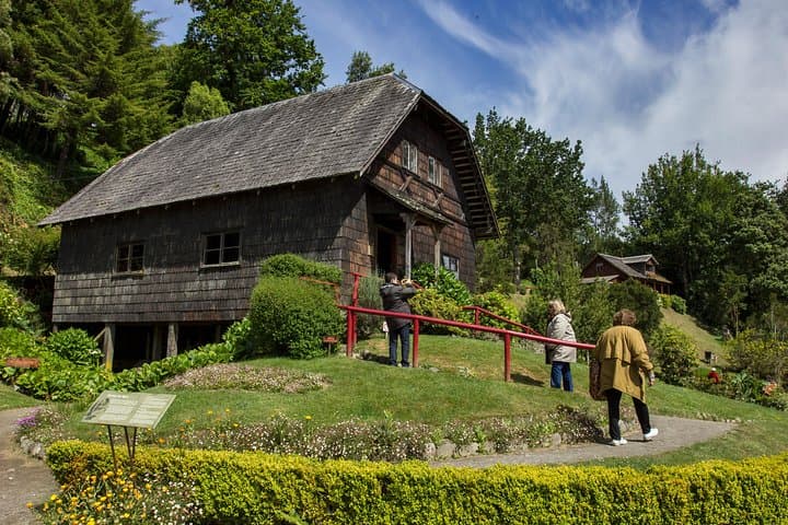 Frutillar Lakefront Tour — Teatro del Lago, Tea Rooms & German Heritage photo 4