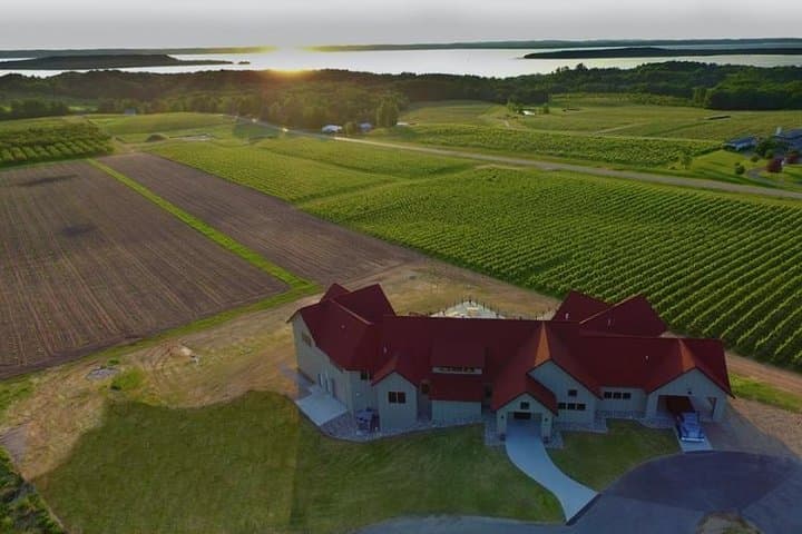 Old Mission Peninsula Wine Route: 5-Hour Traverse City Tasting Tour photo 5