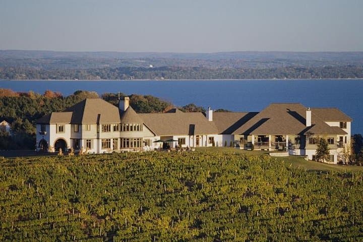Old Mission Peninsula Wine Route: 5-Hour Traverse City Tasting Tour photo 3