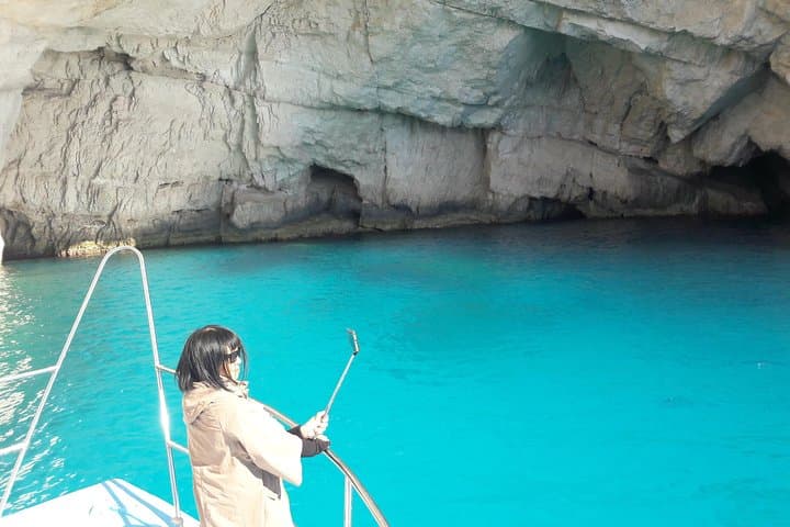 Glass-bottom boat to Navagio Shipwreck Beach and Blue Caves — Zakynthos day cruise photo 5
