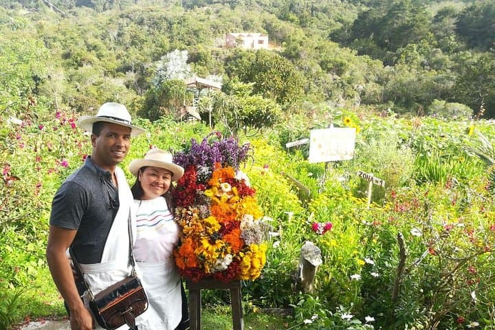 Santa Elena Flower Farm & Silleteros Cultural Tour from Medellín