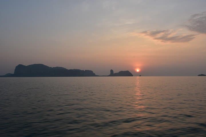 Sunrise Speedboat to Phi Phi & 4 Islands from Krabi — Early Bird Tour photo 4