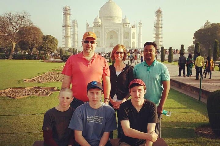 Skip-the-Line Taj Mahal Private Guided Tour: Fast Entry & Expert Guide photo 6