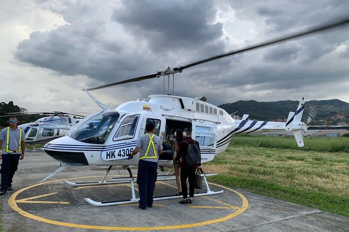 Medellín Helicopter Flight: 15-Minute Aerial Tour Over the Aburrá Valley photo 3