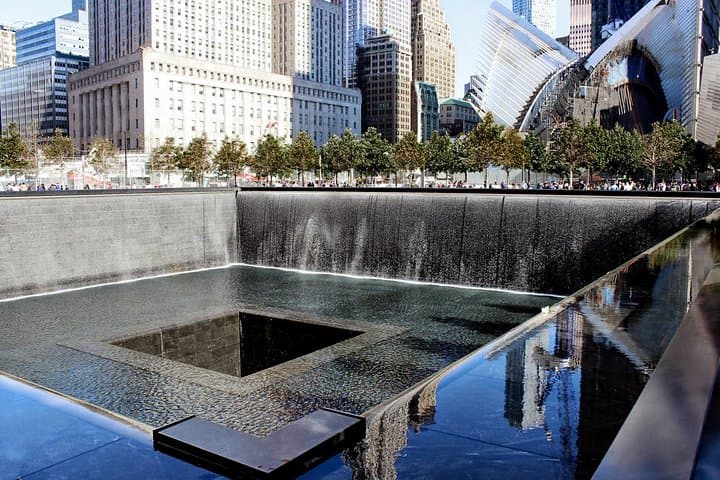 Lower Manhattan Walking Tour: Wall Street, 9/11 Memorial & Battery Park photo 5