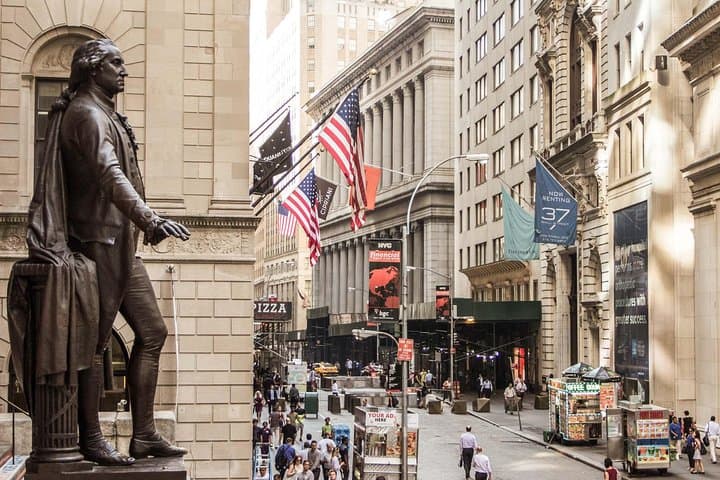 Wall Street Insider: Walking Tour with a Finance Professional photo 4