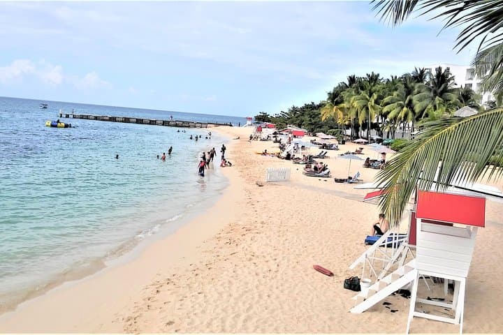 Montego Bay Day Trip: Doctor's Cave Beach, Margaritaville & Hip-Strip Shopping photo 5