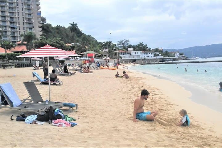 Montego Bay Day Trip: Doctor's Cave Beach, Margaritaville & Hip-Strip Shopping