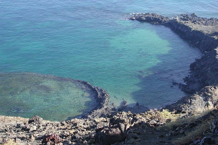 Bartolome Island Day Tour: Hike to the Viewpoint and Snorkel Around Pinnacle Rock photo 5
