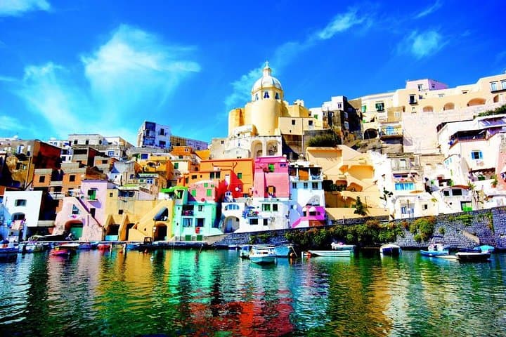 Naples Full-Day Private Tour — Vesuvius Views, Historic Castles & Authentic Pizza photo 2