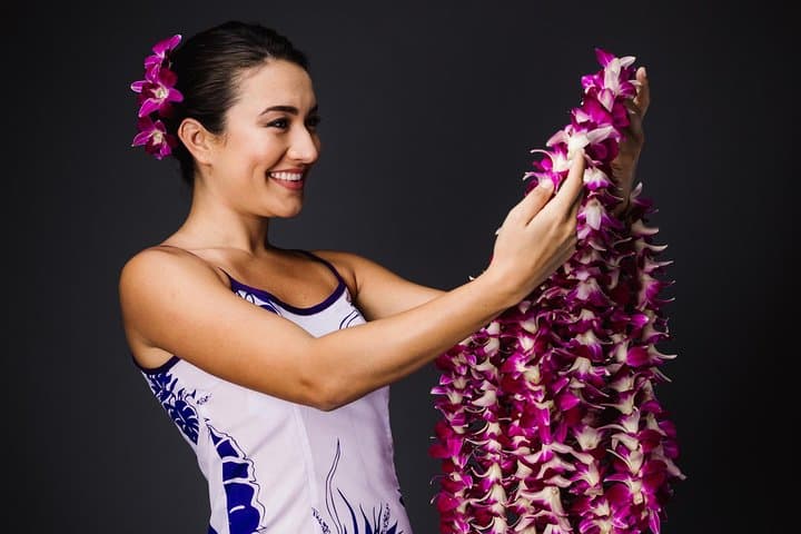 Maui Ti-Leaf Lei Airport Greeting — A Traditional Welcome at Kahului Airport photo 5