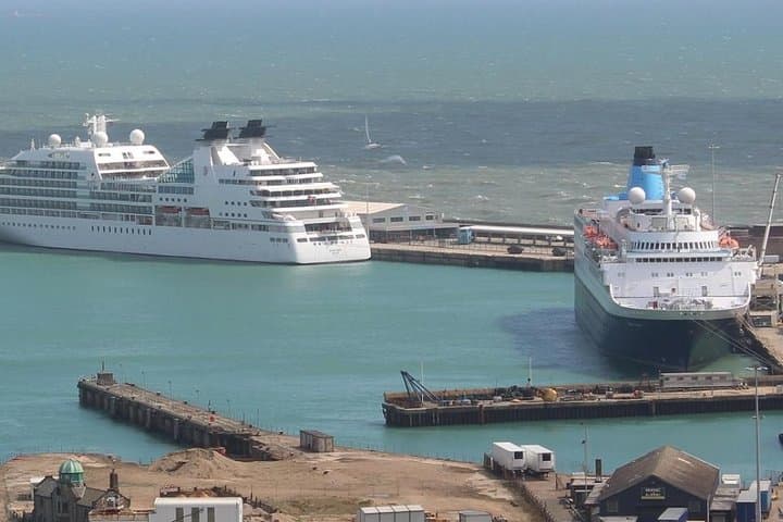 Dover Cruise Terminal to London Private Minivan Transfer — Private Arrival Minivan Service photo 2