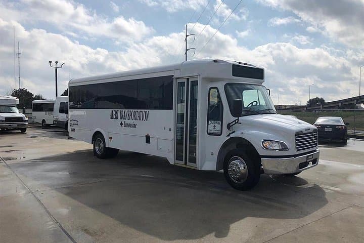 Private 28-Passenger New Orleans Airport Transfer — Group Transport to MSY photo 1
