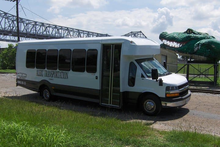 Private 20 Passenger New Orleans Airport Transfer to MSY
