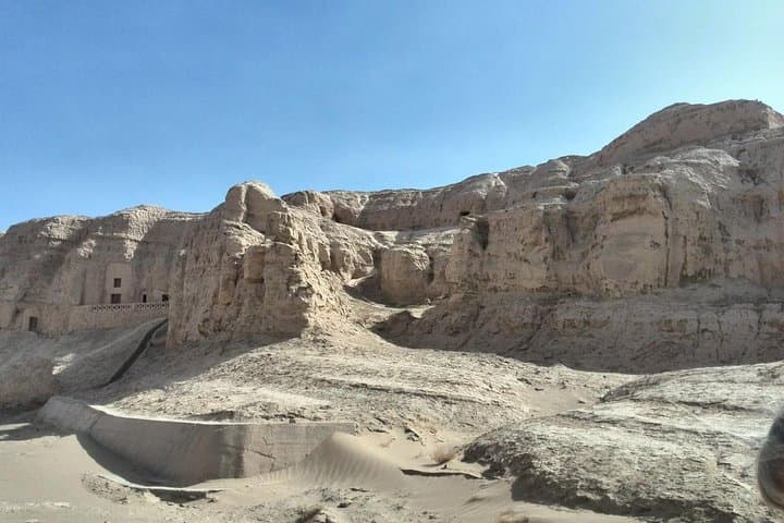Private 4-Day Kuqa & Kashgar Tour from Urumqi — Kizil Grottos, Tianshan Canyon, Old Towns photo 5