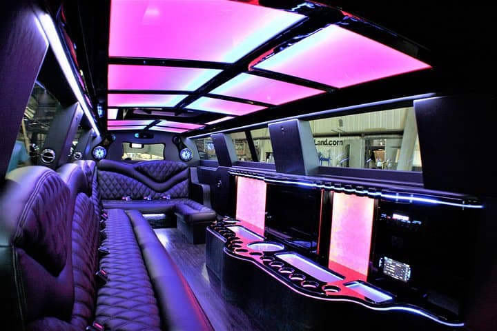 Miami Luxury Party Bus: Private 14‑Passenger SUV Limo with Wi‑Fi & Sound System photo 2