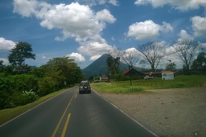 Private Transfer from Arenal / La Fortuna to San José Airport (SJO) — Door-to-Door Minivan Service