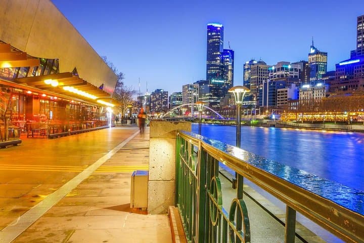 Melbourne By Night: St Kilda After-Dark Bar Crawl & Live Music Walk photo 2