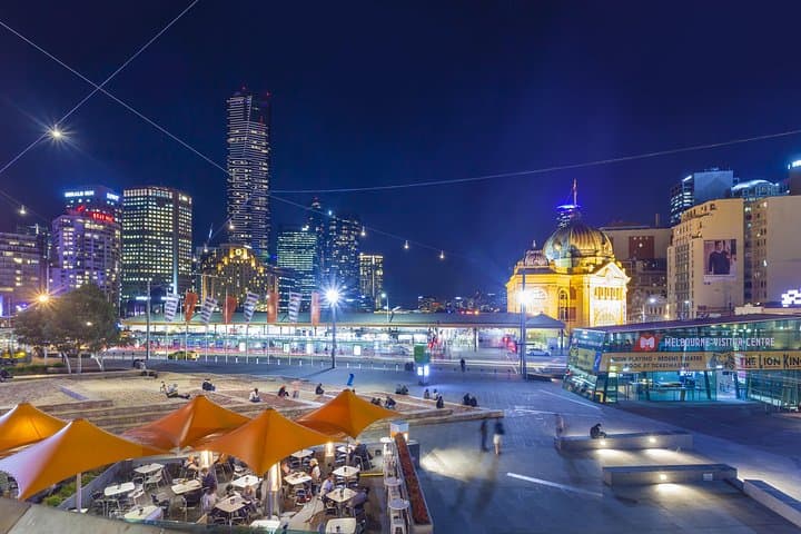 Melbourne By Night: St Kilda After-Dark Bar Crawl & Live Music Walk