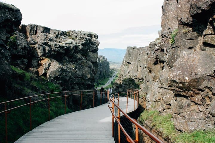 Golden Circle and Blue Lagoon Day Tour from Reykjavik — Geysir, Gullfoss & Þingvellir photo 4