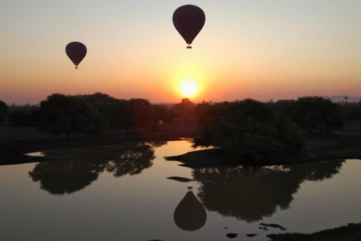 Bagan Antique Day Tour: Temples, Mount Popa & Local Crafts