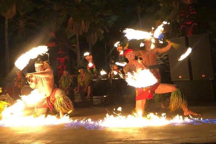 Chief's Luau at Wet'n'Wild Hawaii — Polynesian Feast, Fire Knife Dance & Interactive Island Culture photo 2