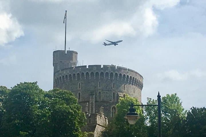 Heathrow to London via Windsor Castle — Private Arrival Transfer with Windsor Entry