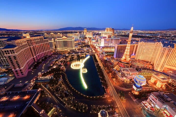 Desert Shuttle: Las Vegas to Page, Antelope Canyon & Lake Powell Transfers photo 3