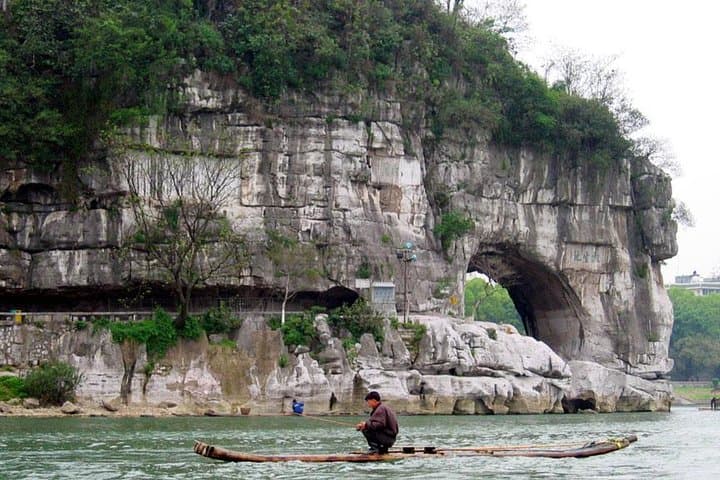 Private Guilin Full-Day Tour: Fubo Hill, Reed Flute Cave & Seven Star Park
