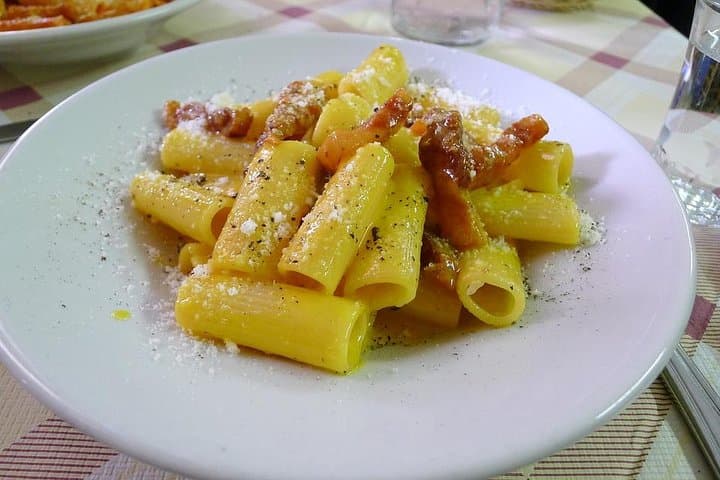 Taste Rome: Ghetto & Trastevere Food and Wine Walking Tour photo 3