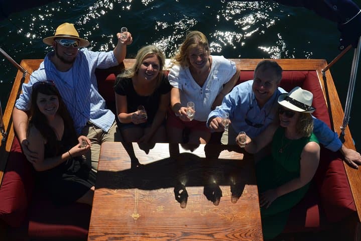Lake Union Floating Homes Cruise: A 2-Hour BYOB Sightseeing Tour in Seattle photo 4