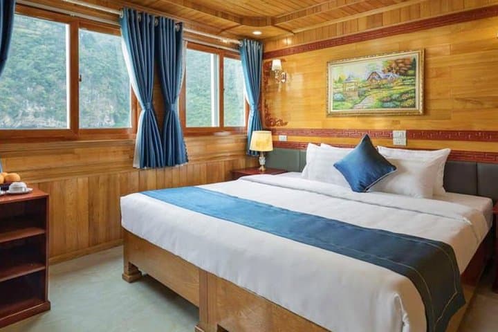 Lan Ha Bay 2-Day 4-Star Cruise: Overnight La Paci Through Ha Long’s Limestone Isles photo 2
