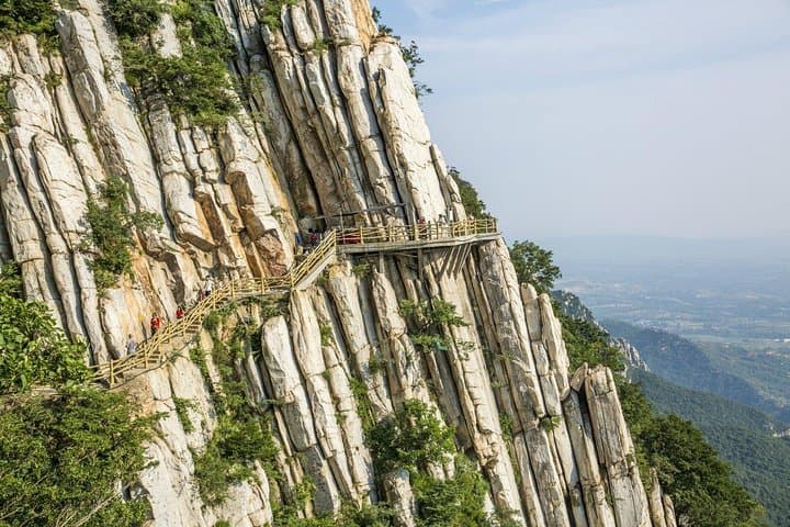 Shaolin Temple and Sanhuang Village: Cable Car Day Trip from Zhengzhou