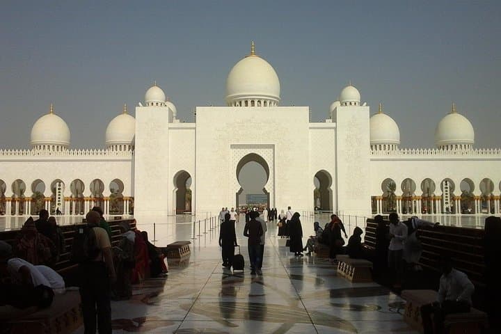 Private Abu Dhabi Day Tour from Dubai — Sheikh Zayed Mosque, Corniche & Yas Island Photo Stops photo 1