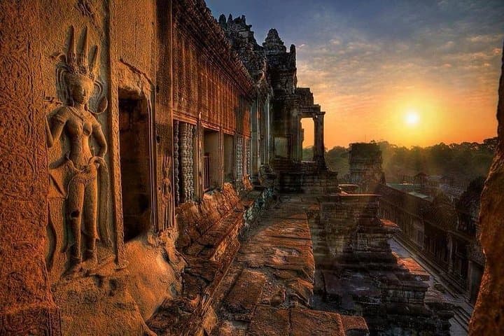 Angkor Wat Sunset Tour: Full-Day Angkor Wat, Bayon & Ta Prohm Experience