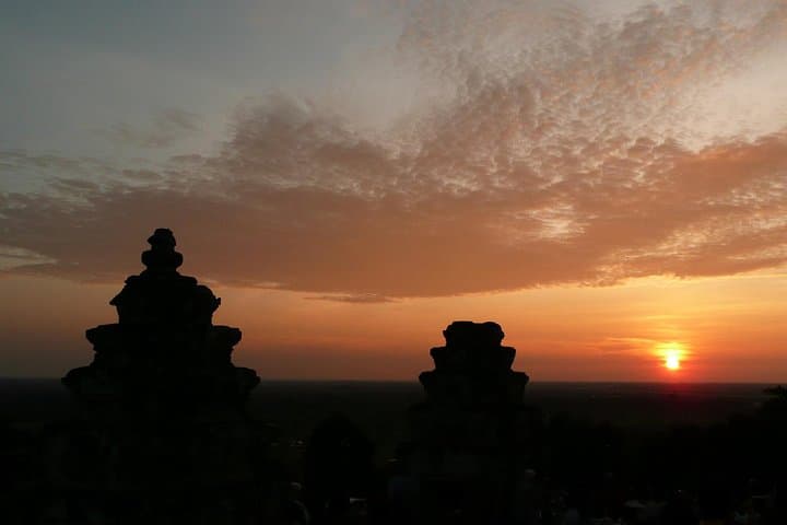 Private Angkor Wat Guided Sunset Tour: Angkor Wat, Bayon & Ta Prohm at Sunset