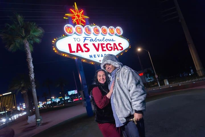 Private Las Vegas Strip Walking Tour with Professional Photographer