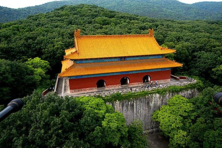 Nanjing Day Tour: Ming Xiaoling Tomb, Linggu Temple & Tangshan Hot Spring photo 1