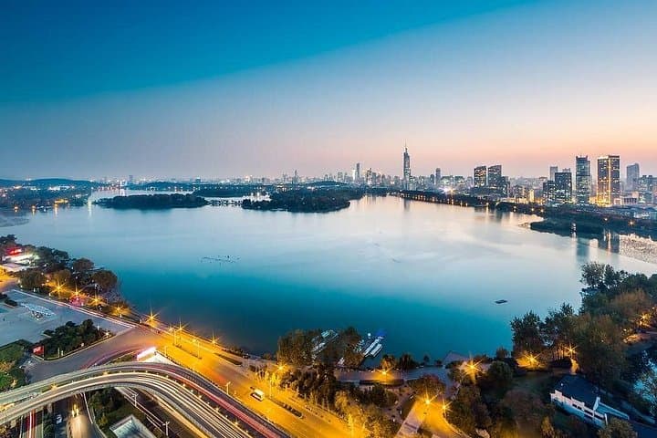 Half-Day Nanjing Highlights: Jiming Temple, Ming City Wall & Xuanwu Lake photo 3