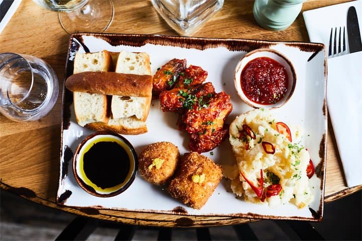 Private London Walking Tour: 30+ Sights & Classic British Food Tasting photo 2
