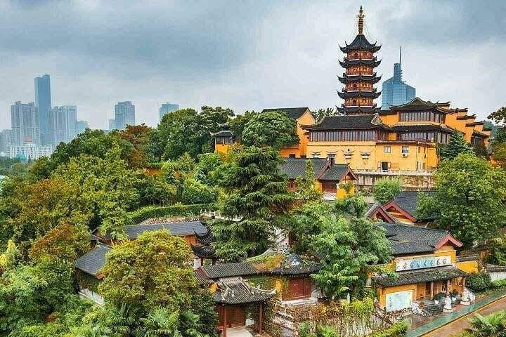 Half-Day Nanjing Highlights: Jiming Temple, Ming City Wall & Xuanwu Lake photo 1