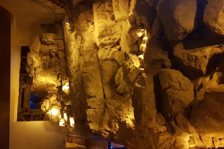 Underground Jerusalem Private Tour: Western Wall Tunnels, City of David & Archaeological Park photo 1