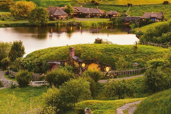 Hobbiton & Waitomo Glowworm Caves Day Trip from Auckland — Full-Day Tour photo 5