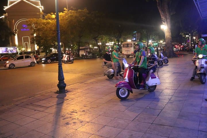 Hoi An Vespa By Night: Lantern-Lit Street Food Tour (4 Hours)