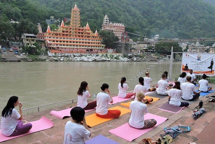 Rishikesh on Foot: A Private Walking Tour from Lakshman Jhula to Parmarth photo 2