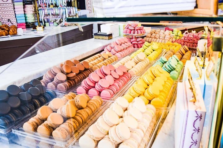 Tailored London Dessert Tour: Private Cakes, Chocolates & Gelato Tasting