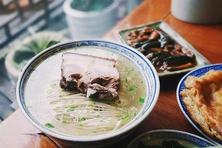 Secret Noodle and Wonton Alley Tour in Shanghai's French Concession photo 3