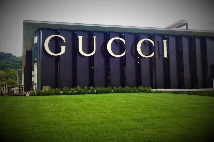 Chauffeured Luxury Transfer to The Mall Outlet in Reggello from Florence photo 2