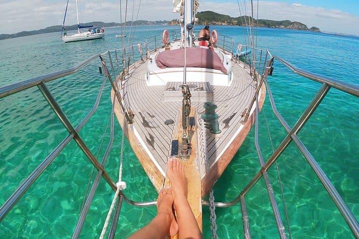 Full-Day Bay of Islands Sailing Aboard Vigilant: Small-Group Yacht Cruise from Russell