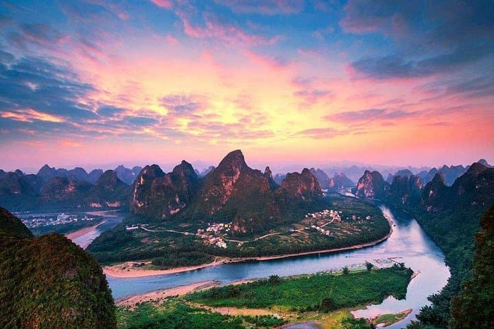 Private Guilin Day Tour: Xianggong Hill & Li River Bamboo Raft Experience photo 4
